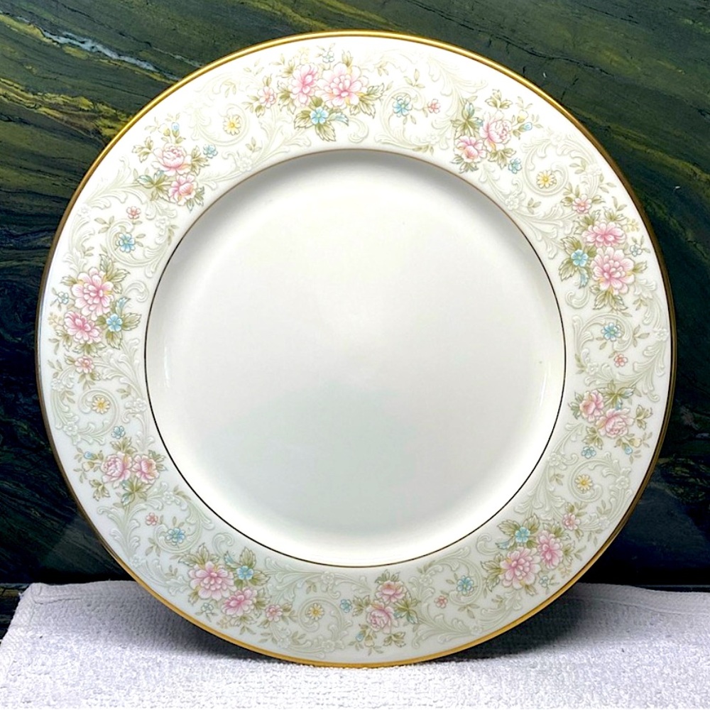 Noritake Willowbrook Dinner Plate Pink Green Floral Gold Trim Vintage